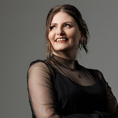 Юлия Захарова